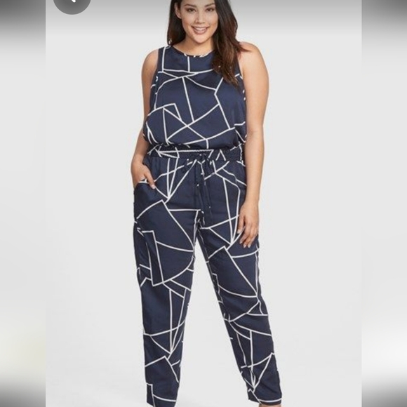 DKNYC Women's Geometric Jumpsuit. - Picture 4 of 11